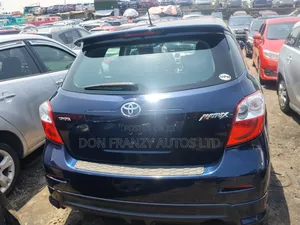 Toyota Matrix S Hatchback AWD (2.4L 4cyl 4A) 2010 Blue