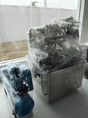 Automatic 4 Nozzle Liquid Filling Machine -