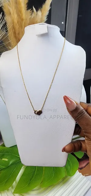 Dainty Gold Heart Necklace