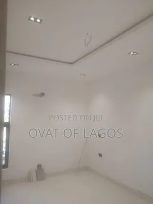 2bdrm Block of Flats in Lekki Phase 1 for rent