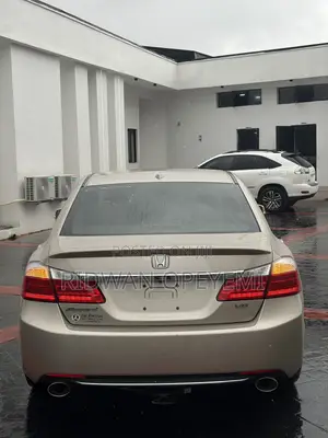 Honda Accord EX-L V-6 4dr Sedan FWD (3.5L 6cyl 6A) 2013 Gold