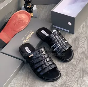Mawui Men's Flat