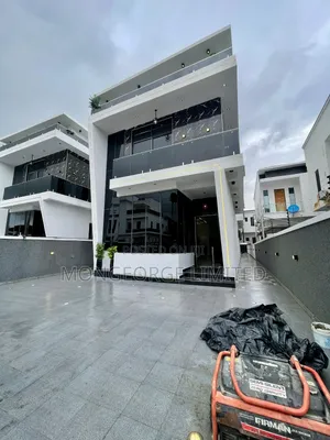 5bdrm Duplex in Sangotedo for sale
