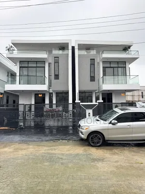 Stunning 4 Bedroom Detached Duplex With Bq