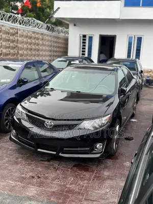 Toyota Camry SE V6 4dr Sedan (3.5L 6cyl 6A) 2012 Black