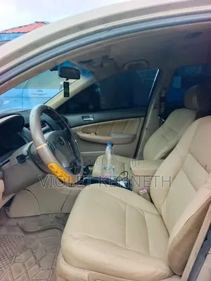 Honda Accord 2004 Gold