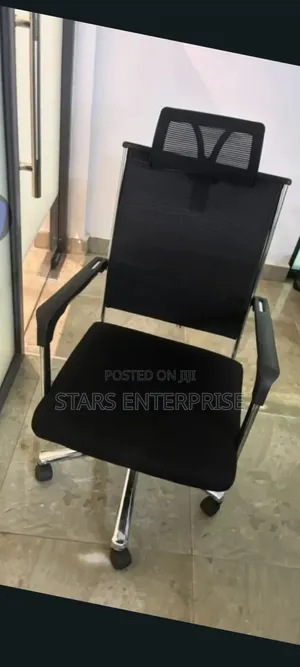 Office Chair / Modern Swivel Chair