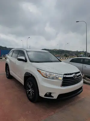 Toyota Highlander XLE V6 4x2 (3.5L 6cyl 6A) 2016 White