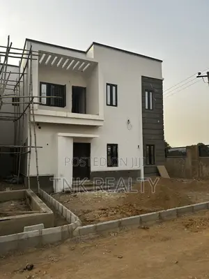 Furnished 3bdrm Townhouse/Terrace in Jahi for sale
