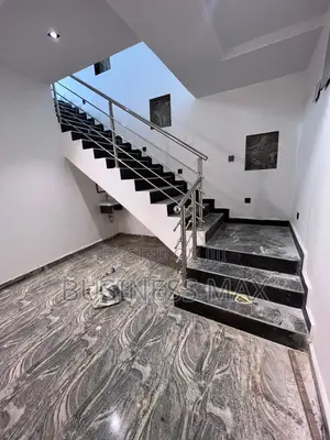 4bdrm Duplex in Dakwo for rent