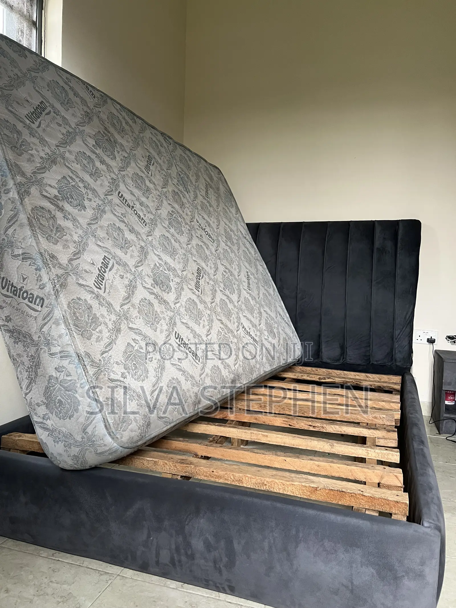 Bed Frame/Mattrass