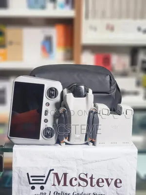 Dji Mini 3 Combo Drone With 3 Batteries, Rc Controller and Carry Bag