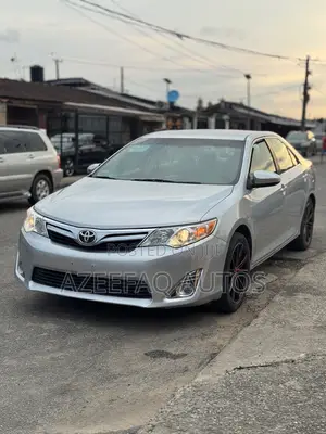 Toyota Camry LE 4dr Sedan (2.5L 4cyl 6A) 2012 Silver