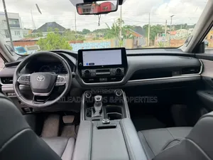 Toyota Highlander 2024