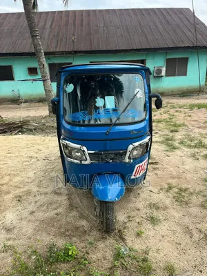 TVS King Cargo 2022 Blue