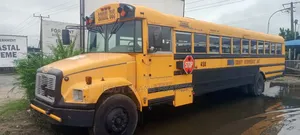 Freightliner C2 2007 Yellow
