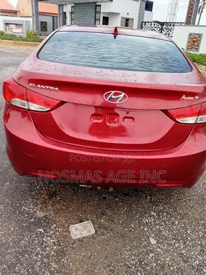 Hyundai Elantra GLS Sedan FWD (1.8L 4cyl 6M) 2013 Burgundy