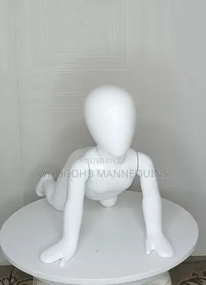 Crawling Baby Mannequin