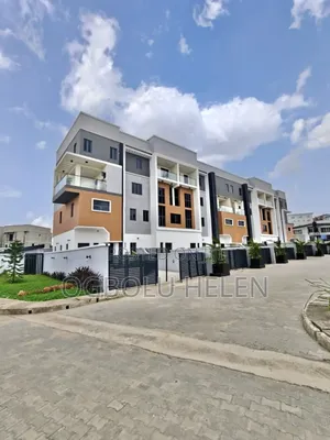 4bdrm House in Ikeja for sale