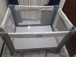 Graco Multicolored Dot Baby Cot