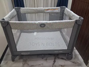 Graco Multicolored Dot Baby Cot