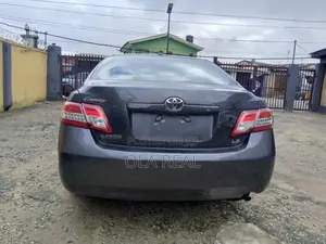 Toyota Camry LE 4dr Sedan (2.5L 4cyl 6AM) 2010 Black