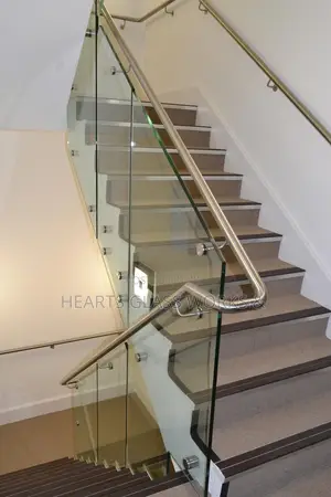 Architectural Steel Works With 10mm Toughen Glass for Staircase