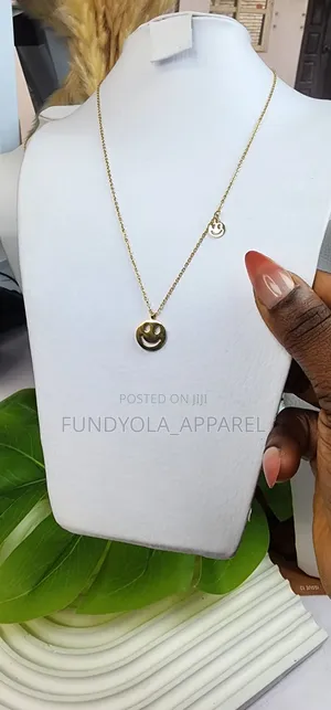 Dainty Gold Smiley Face Charm Necklace