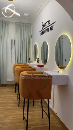 Signage Installer and Fabricating Letter