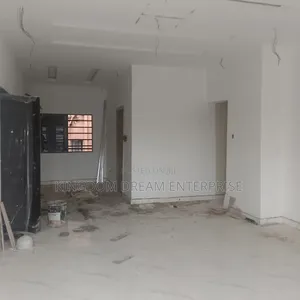 3bdrm Apartment in Yaba, Adekunle for rent
