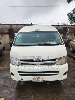 Toyota HiAce 2014 White