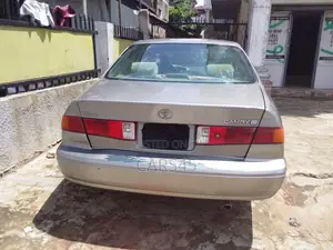 Toyota Camry 2001 Gray