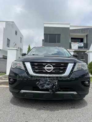Nissan Pathfinder Platinum 4dr FWD (3.5L 6cyl) 2017 Black