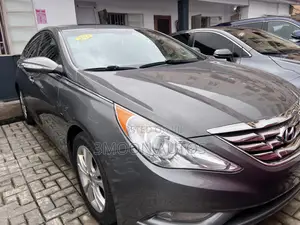 Hyundai Sonata Limited Sedan FWD (2.4L 4cyl 6A) 2013 Gray
