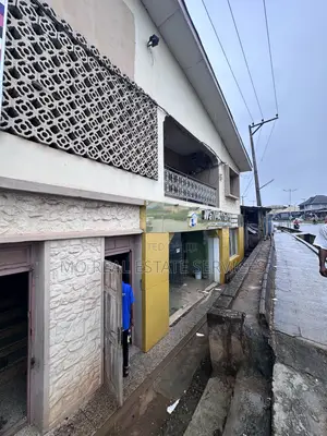 3 Bedroom Commercial Space on the Ground Floor