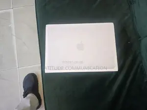 New Laptop Apple MacBook Neo 2026 8GB Intel Core i5 SSD 256GB