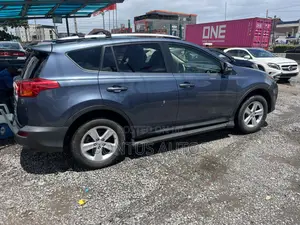 Toyota RAV4 XLE AWD (2.5L 4cyl 6A) 2013 Blue