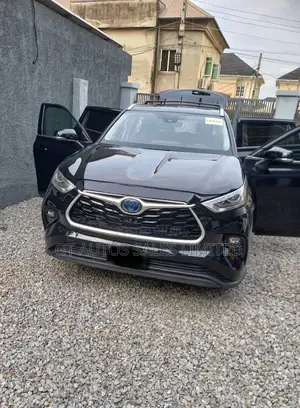 Toyota Highlander Platinum AWD 2024 Black