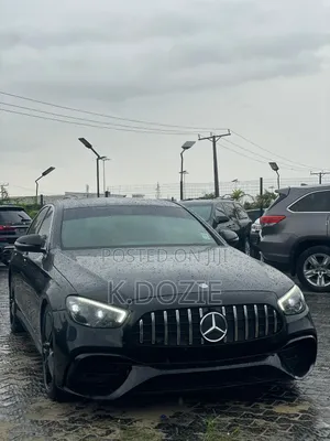 Mercedes-Benz E300 4Matic AWD Sedan (2.0L 4cyl 9A) 2017 Black