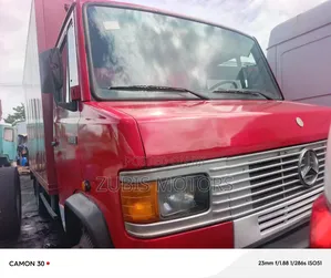 Mercedes 609d Container Body Diesel Engine/ 6 Tires 6 Boat