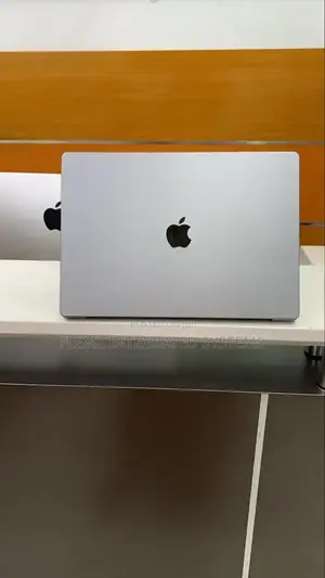 Laptop Apple MacBook Pro 2021 M1 16GB Apple M1 Pro SSD 512GB