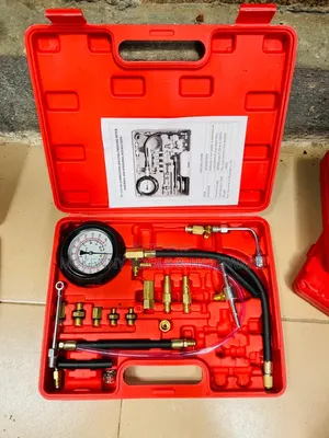 Universal Fuel Injection Pressure Tester Kit 0-140 Psi (Tu-114)