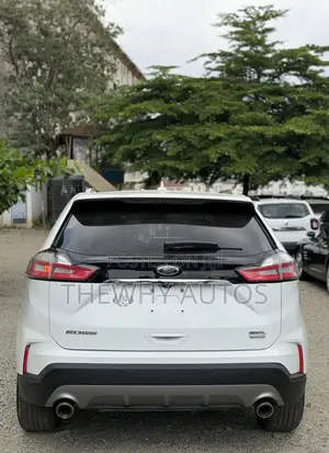 Ford Edge Titanium FWD 2019 White