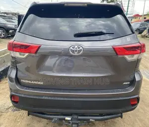Toyota Highlander XLE 2019 Gray