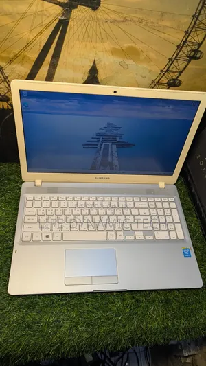 Laptop Samsung 8GB Intel Core i3 SSD 128GB