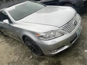 Lexus LS 2012 Silver