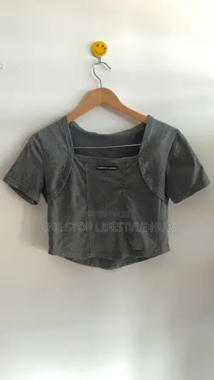 Stylish Grey Square-Neck Cropped T-Shirt