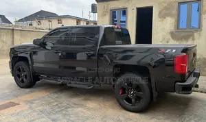 Chevrolet Silverado 2019 Black