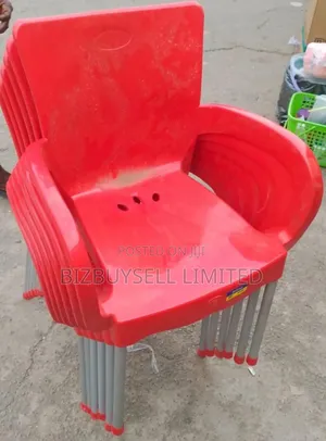 Restaurant and Outdoor Plastic Chair With Arm.