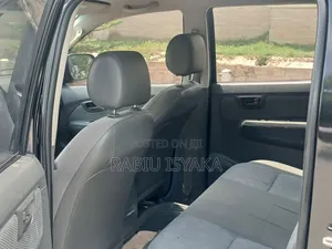 Toyota Hilux 2014 Black